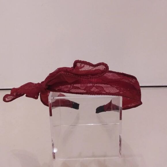 Red lace Alice band with bow - Picture 2 of 2